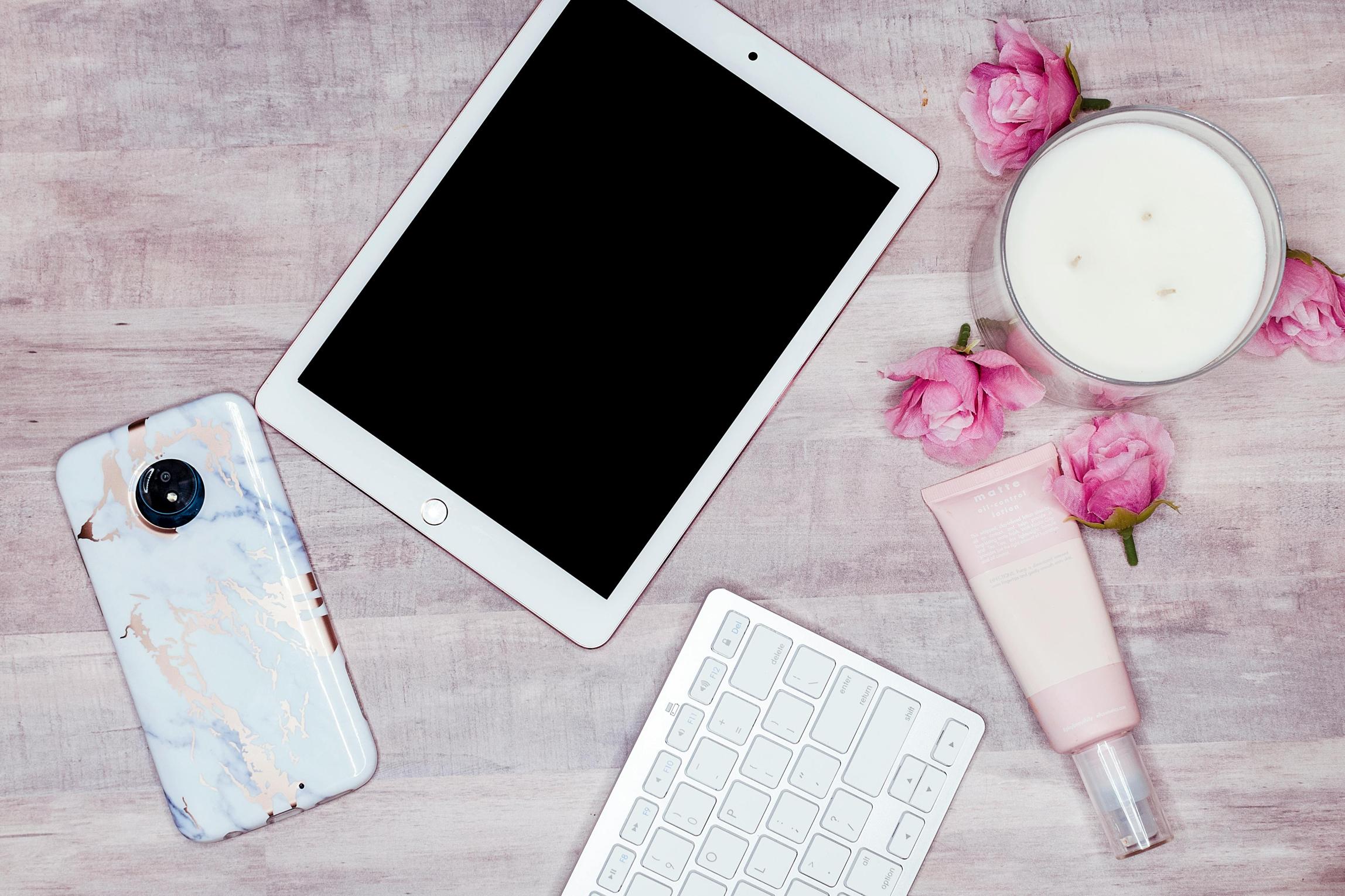  How English Teachers Can Make Money Selling AI-Powered Digital Products on Gumroad and Etsy in 2026