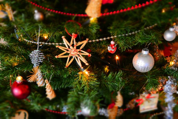 How to Use the Christmas Season to Build Powerful Micro-Learning Habits for Better English