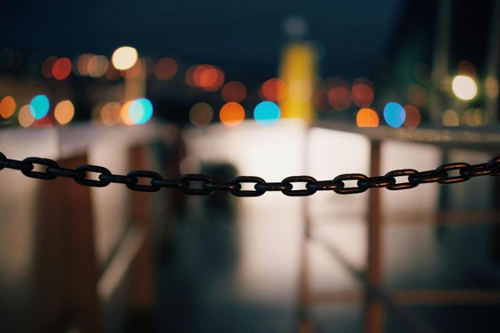 The Ultimate Guide to Linking Words for IELTS Speaking: Band 6.5 to Band 9